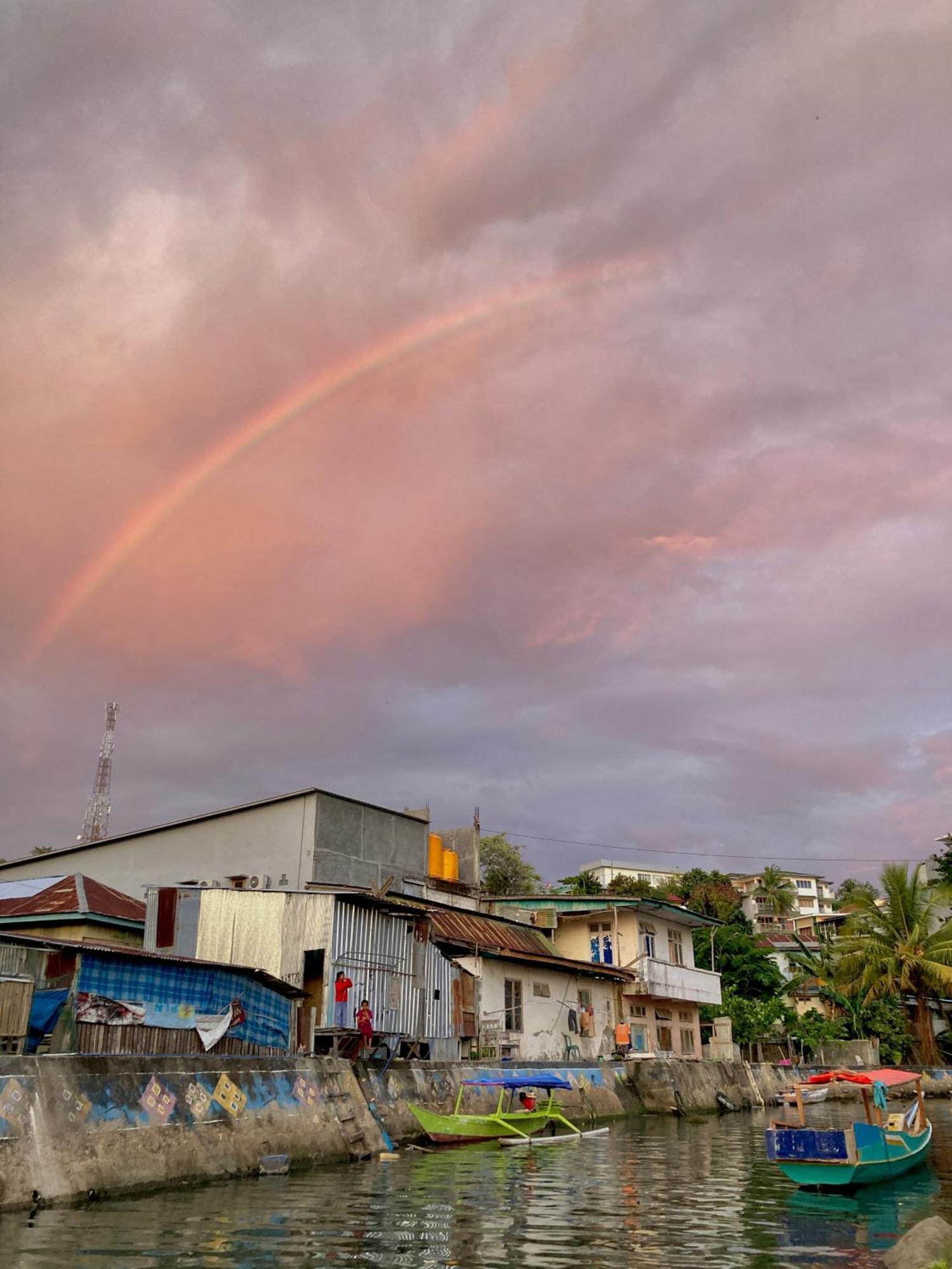 La Boheme Bajo Hostel Labuan Bajo Εξωτερικό φωτογραφία